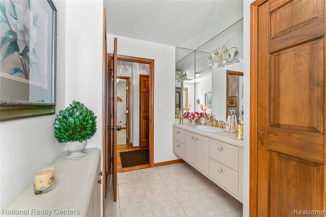 2021 Serenity Way, Commerce Twp, MI 48390