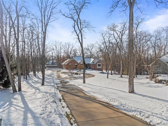 2021 Serenity Way, Commerce Twp, MI 48390