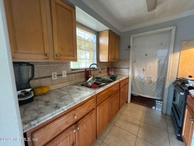 4378 FOREST Boulevard, Jacksonville, FL 32246