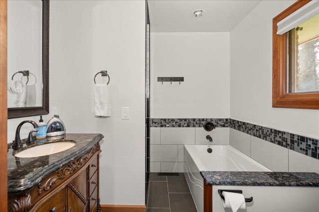 27415 N Bear Lake Rd, Chattaroy, WA 99003