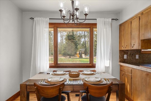27415 N Bear Lake Rd, Chattaroy, WA 99003