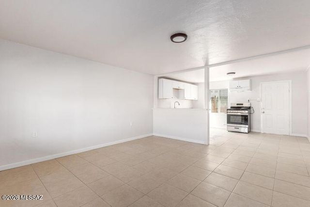 4119 S 5th Avenue, Tucson, AZ 85714