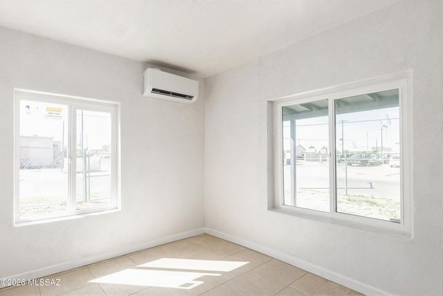 4119 S 5th Avenue, Tucson, AZ 85714