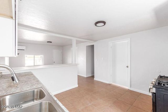 4119 S 5th Avenue, Tucson, AZ 85714