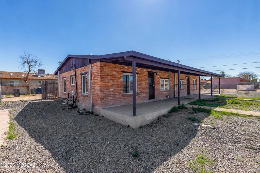 4119 S 5th Avenue, Tucson, AZ 85714