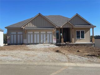 7105 Richards Drive, Shawnee, KS 66216