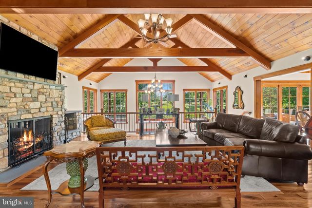 992 WORTHINGTON MILL RD, Newtown, PA 18940