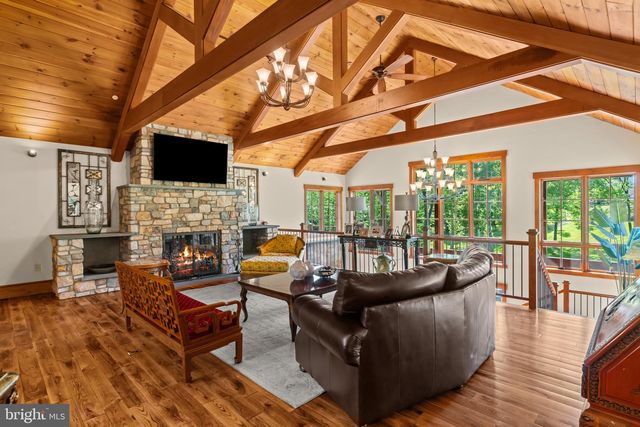 992 WORTHINGTON MILL RD, Newtown, PA 18940