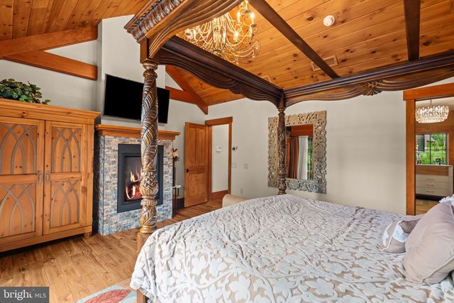 992 WORTHINGTON MILL RD, Newtown, PA 18940