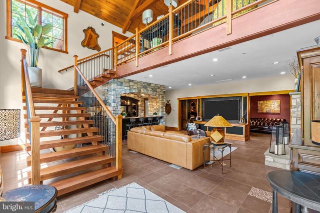 992 WORTHINGTON MILL RD, Newtown, PA 18940