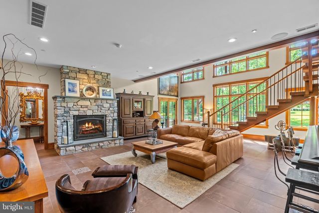 992 WORTHINGTON MILL RD, Newtown, PA 18940