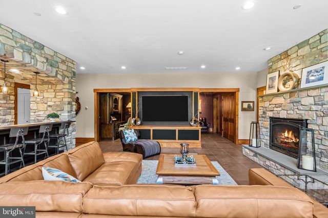 992 WORTHINGTON MILL RD, Newtown, PA 18940