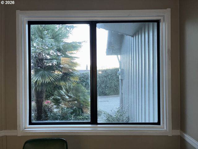 2225 MAINE Ct, North Bend, OR 97459