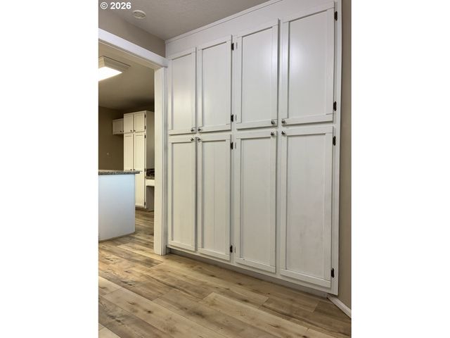 2225 MAINE Ct, North Bend, OR 97459