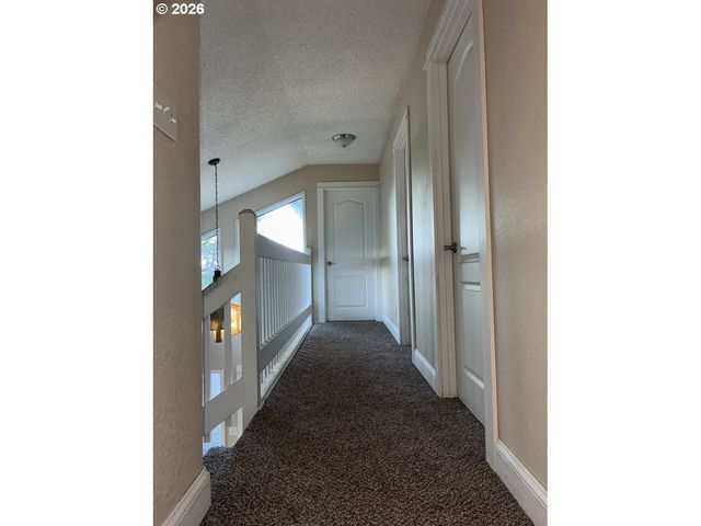 2225 MAINE Ct, North Bend, OR 97459