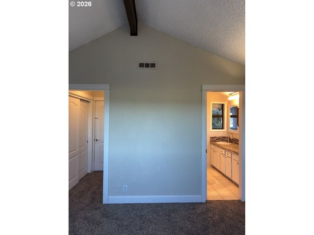 2225 MAINE Ct, North Bend, OR 97459
