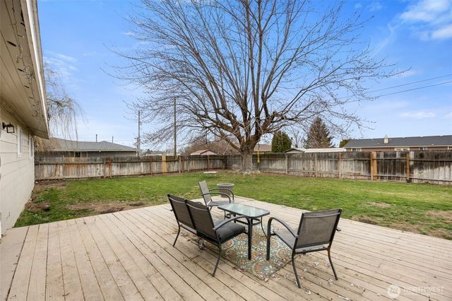 915 E Elsinore Street, Othello, WA 99344