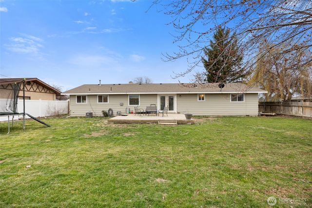 915 E Elsinore Street, Othello, WA 99344