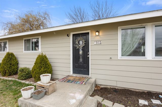 915 E Elsinore Street, Othello, WA 99344