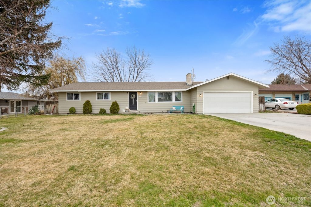 915 E Elsinore Street, Othello, WA 99344