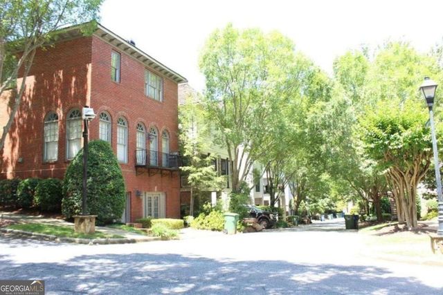 704 Longleaf Drive NE, Atlanta, GA 30342