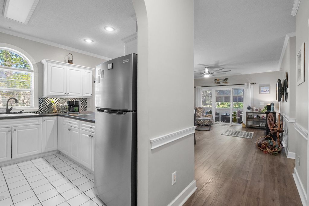 4221 Hibiscus Dr Apt 101, Little River, SC 29566 — photo 4