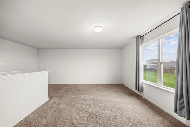 660 Yearwood LN, Jarrell, TX 76537