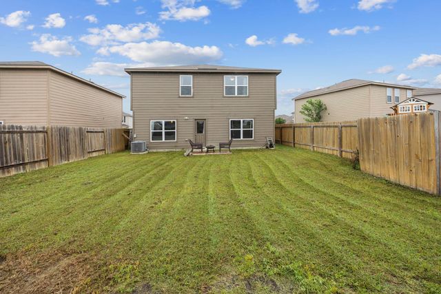 660 Yearwood LN, Jarrell, TX 76537