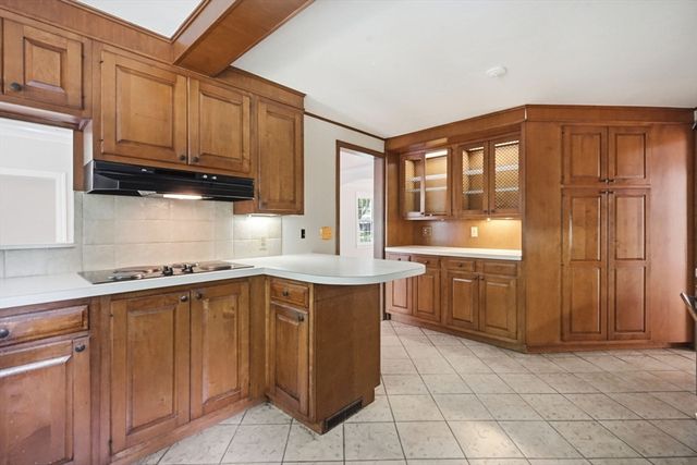 634 Glendale Rd, Wilbraham, MA 01095