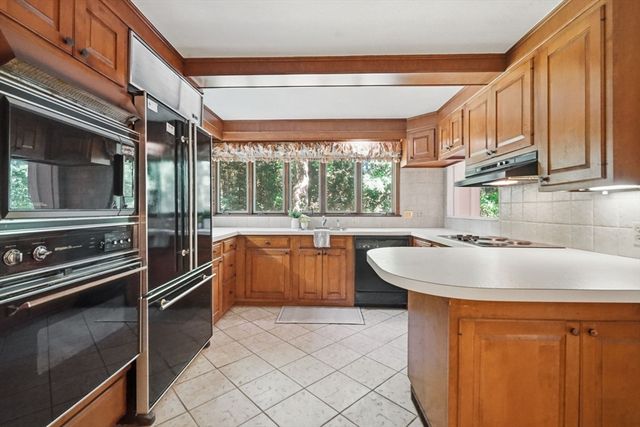 634 Glendale Rd, Wilbraham, MA 01095