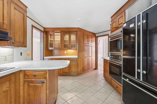 634 Glendale Rd, Wilbraham, MA 01095
