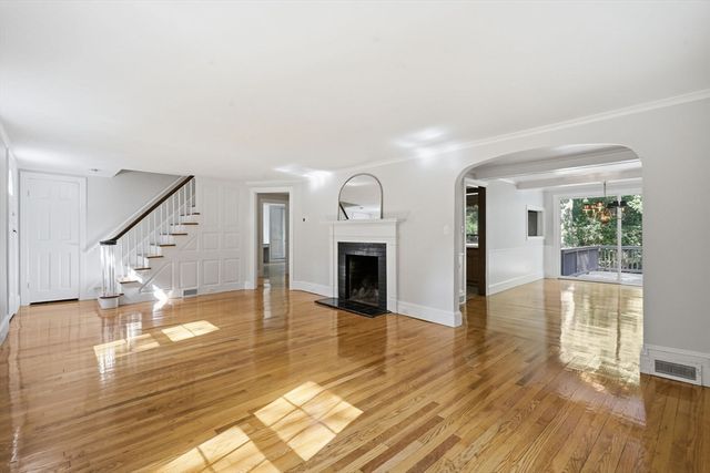 634 Glendale Rd, Wilbraham, MA 01095