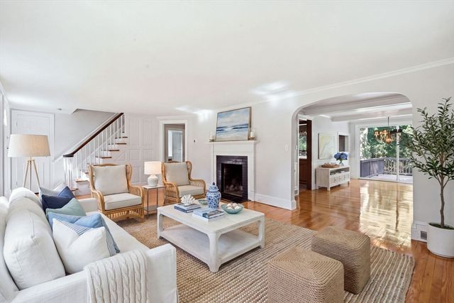 634 Glendale Rd, Wilbraham, MA 01095