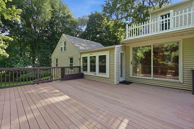 634 Glendale Rd, Wilbraham, MA 01095