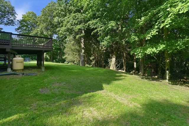 634 Glendale Rd, Wilbraham, MA 01095