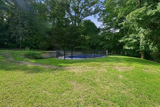 634 Glendale Rd, Wilbraham, MA 01095