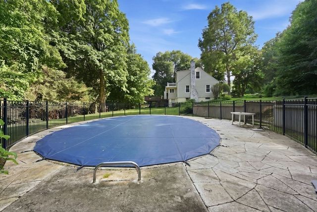 634 Glendale Rd, Wilbraham, MA 01095