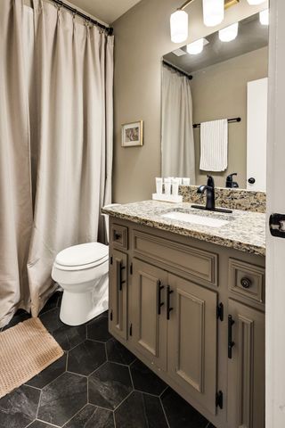 1100 NW Rutland Rd, Mount Juliet, TN 37122