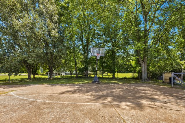 1100 NW Rutland Rd, Mount Juliet, TN 37122