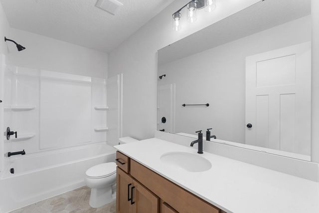 6431 Jarvis Avenue, Cottage Grove, MN 55016