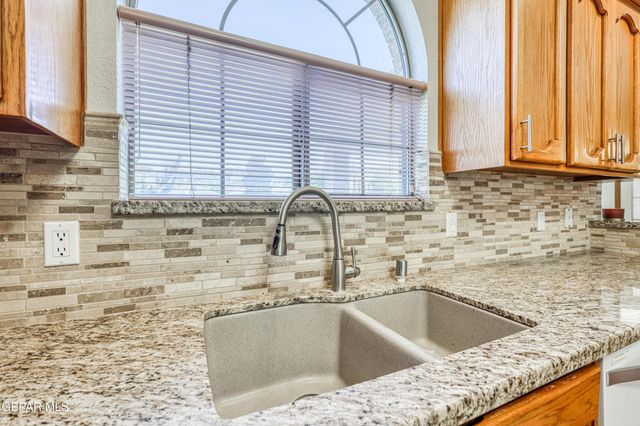 6617 Isla del Rey Drive, El Paso, TX 79912