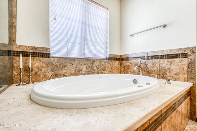6617 Isla del Rey Drive, El Paso, TX 79912