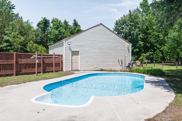 752 Nancys Place, Ridgeville, SC 29472