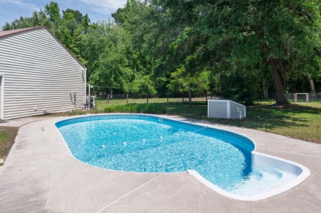 752 Nancys Place, Ridgeville, SC 29472