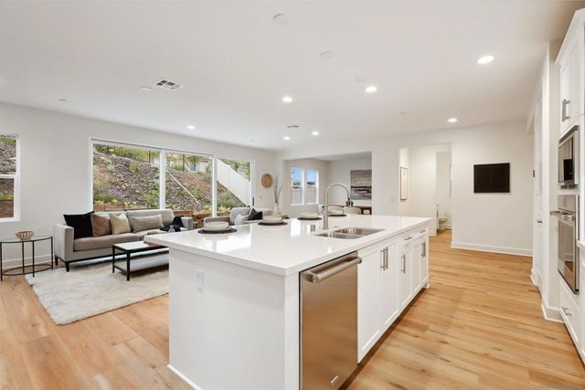 929 Woodhaven Rd, San Marcos, CA 92069