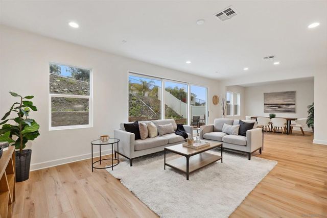 929 Woodhaven Rd, San Marcos, CA 92069