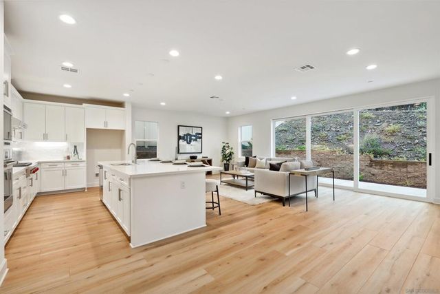 929 Woodhaven Rd, San Marcos, CA 92069