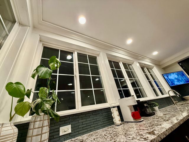 747 Delius Street, Aurora, IL 60505