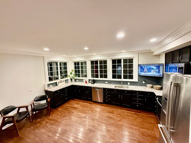 747 Delius Street, Aurora, IL 60505