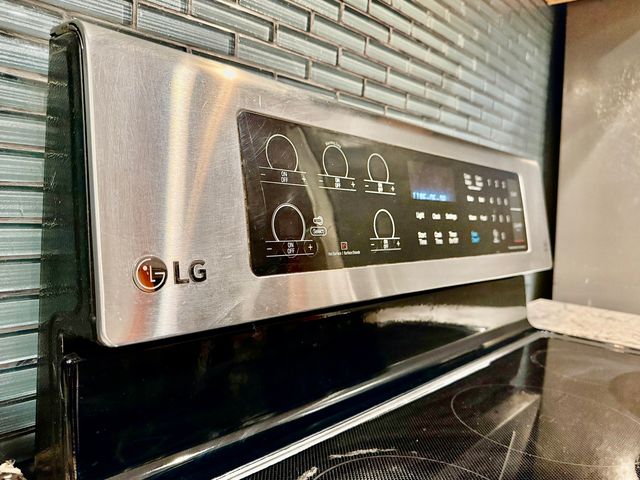 747 Delius Street, Aurora, IL 60505